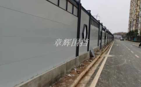 簡易圍擋在城市軌道交通系統(tǒng)建設(shè)中的使用壽命應(yīng)該如何保障？（城市軌道交通系統(tǒng)中簡易圍擋的耐磨和防腐要求）